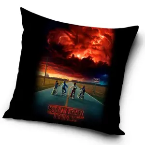 Produkt Carbotex Povlak na polštářek Stranger Things Storm Guards, 40 x 40 cm