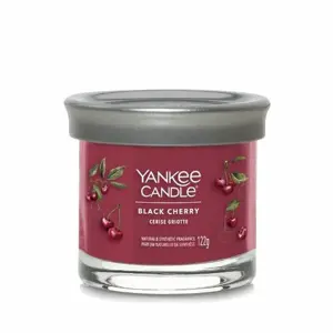 Produkt Yankee Candle vonná svíčka Signature Tumbler ve skle malá Black Cherry, 122 g