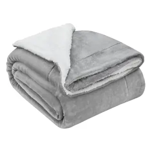 Produkt Juskys Fleecová deka 220x240 cm světle šedá