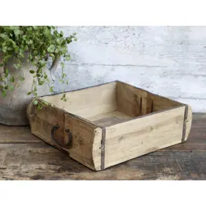 Produkt Dřevěná retro bedýnka s kovovými uchy Brick old - 22*22*8 cm Chic Antique