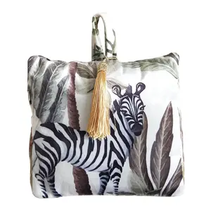 Produkt Dveřní sametová zarážka Jungle Zebra - 17*10*18cm Mars & More