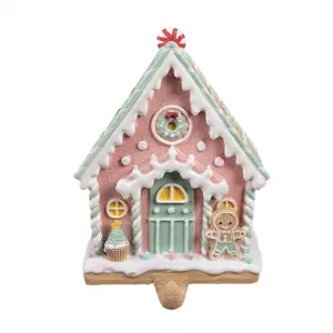 Háček na punčochu perníková chaloupka Gingerbread House - 13*10*18 cm Clayre & Eef