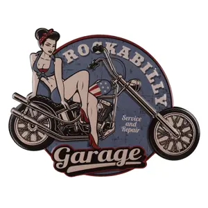 Produkt Nástěnná kovová cedule Garage se slečnou v pin-up stylu - 46*60 cm Clayre & Eef