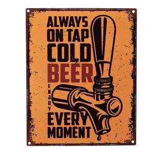 Produkt Oranžová nástěnná kovová cedule Cold Beer - 20*1*25 cm Clayre & Eef