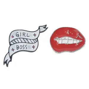 Produkt Sada 2ks dekorační brož na oděv Girl Boss - 2*3cm Clayre & Eef