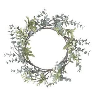 Produkt Umělý dekorační věnec s bílými kuličkami Eucalyptus and white Berry - 15*8*15cm Ostatní