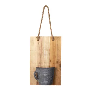 Produkt Závěsná dekorativní dřevěná deska s hrnečkem- 18*11*28 cm Clayre & Eef